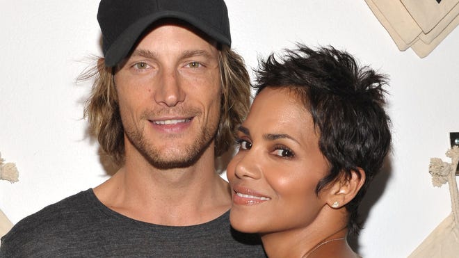 HALLE BERRY AND BABY DADDY.jpg